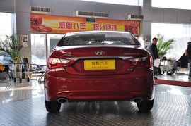 2011款北京现代索纳塔八2.4L