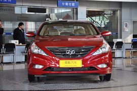 2011款北京现代索纳塔八2.4L