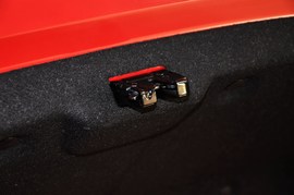 2010款北京现代悦动1.6L手动豪华型