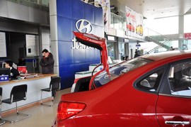 2010款北京现代悦动1.6L手动豪华型