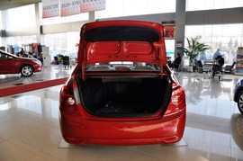 2010款北京现代悦动1.6L手动豪华型
