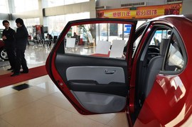 2010款北京现代悦动1.6L手动豪华型
