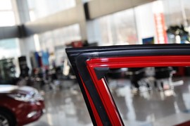 2010款北京现代悦动1.6L手动豪华型