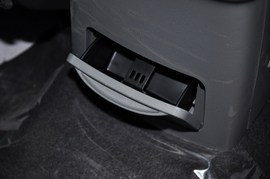 2010款北京现代悦动1.6L手动豪华型