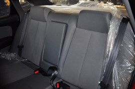 2010款北京现代悦动1.6L手动豪华型