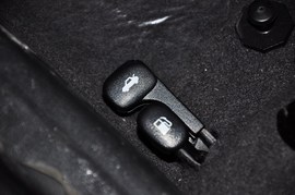 2010款北京现代悦动1.6L手动豪华型