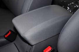 2010款北京现代悦动1.6L手动豪华型