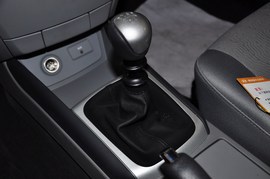 2010款北京现代悦动1.6L手动豪华型