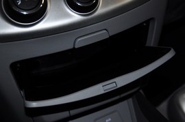 2010款北京现代悦动1.6L手动豪华型