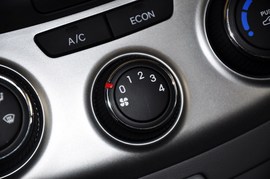 2010款北京现代悦动1.6L手动豪华型