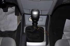 2010款北京现代悦动1.6L手动豪华型