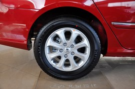 2010款北京现代悦动1.6L手动豪华型