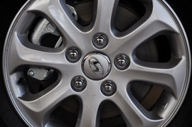 2010款北京现代悦动1.6L手动豪华型