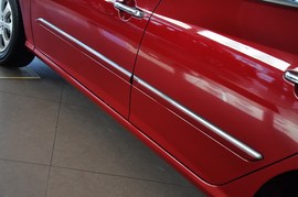 2010款北京现代悦动1.6L手动豪华型