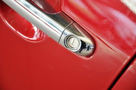 2010款北京现代悦动1.6L手动豪华型
