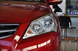 2010款北京现代悦动1.6L手动豪华型