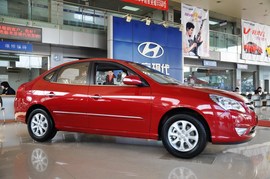2010款北京现代悦动1.6L手动豪华型