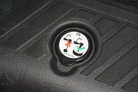 2017款福特新全顺2.0T汽油多功能商用车短轴低顶