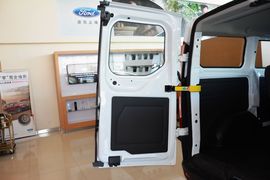 2017款福特新全顺2.0T汽油多功能商用车短轴低顶