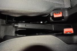 2017款福特新全顺2.0T汽油多功能商用车短轴低顶