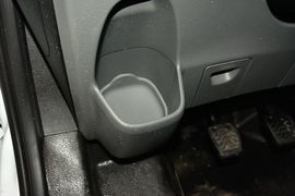 2017款福特新全顺2.0T汽油多功能商用车短轴低顶