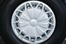 2017款福特新全顺2.0T汽油多功能商用车短轴低顶