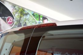 2017款福特新全顺2.0T汽油多功能商用车短轴低顶