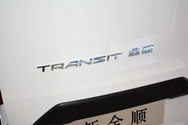 2017款福特新全顺2.0T汽油多功能商用车短轴低顶