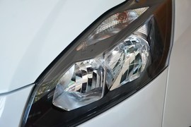 2017款福特新全顺2.0T汽油多功能商用车短轴低顶