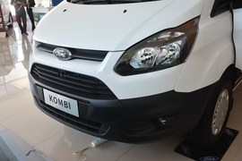 2017款福特新全顺2.0T汽油多功能商用车短轴低顶