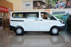 2017款福特新全顺2.0T汽油多功能商用车短轴低顶