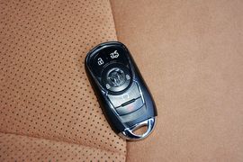 2016款别克君越混合动力