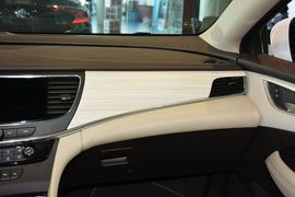 2016款别克君越混合动力