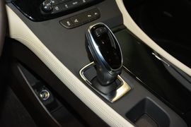 2016款别克君越混合动力