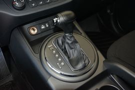 2016款起亚智跑2.0L自动两驱版GL