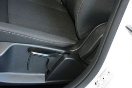 2017款福特福克斯两厢1.6L手动舒适型智行版