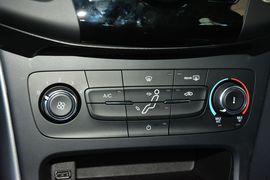2017款福特福克斯两厢1.6L手动舒适型智行版
