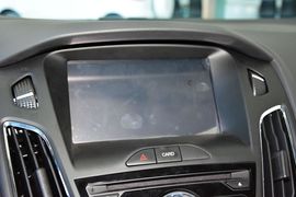 2017款福特福克斯两厢1.6L手动舒适型智行版