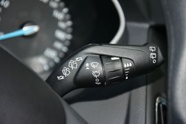 2017款福特福克斯两厢1.6L手动舒适型智行版