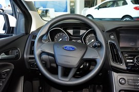 2017款福特福克斯两厢1.6L手动舒适型智行版