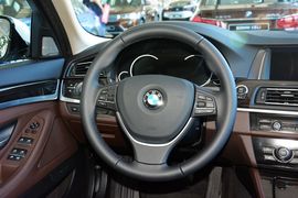 2017款宝马528Li