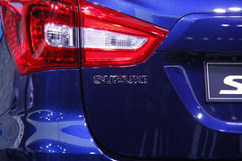 铃木SX4