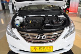 2011款北京现代索纳塔八2.4L