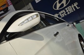 2011款北京现代索纳塔八2.4L
