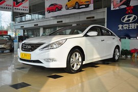 2011款北京现代索纳塔八2.4L