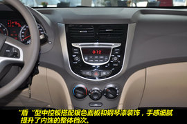 2011款北京现代瑞纳两厢1.4L自动豪华型图解
