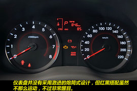 2011款北京现代瑞纳两厢1.4L自动豪华型图解