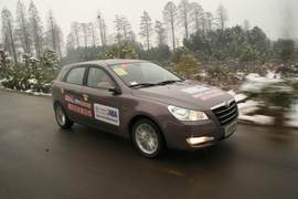 2011款风神H30试驾实拍