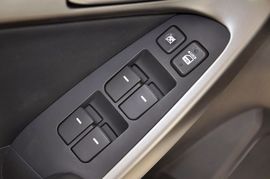 2011款起亚福瑞迪1.6L
