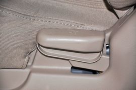 2011款起亚狮跑